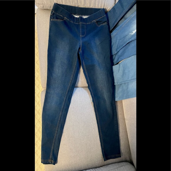 2025 SALE NWOT style bundle👖each has a pic 1-1/20or 2/25☀️price sizes m and L - Picture 6 of 8